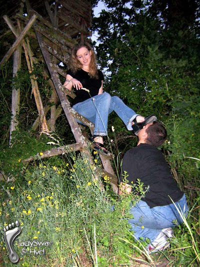 Dirty shoe soles cleaned at the tree house